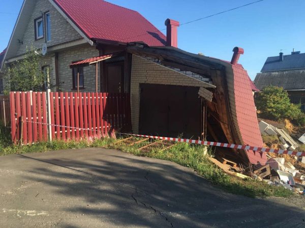 Дом в Балахне может обрушиться из-за провала грунта