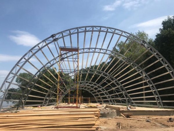 В&nbsp;Александровском саду монтируют историческую сцену-ракушку