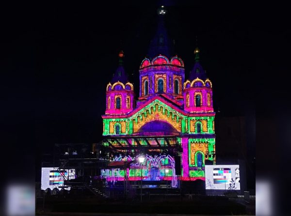 Яркая подсветка появилась на соборе Александра Невского в Нижнем Новгороде