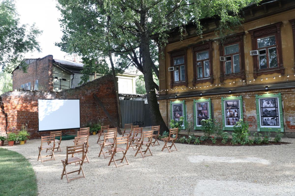 Сад Кинематографа, где можно под открытым небом посмотреть фильмы, снятые в Нижегородской области