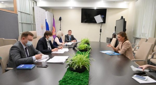 Детский омбудсмен Анна Кузнецова поддержала очный формат начала нового учебного года