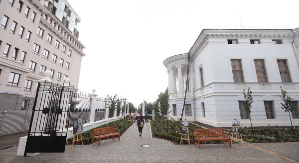 Летний дворик в&nbsp;Доме Сироткина стал новым выставочным пространством в&nbsp;Нижнем Новгороде