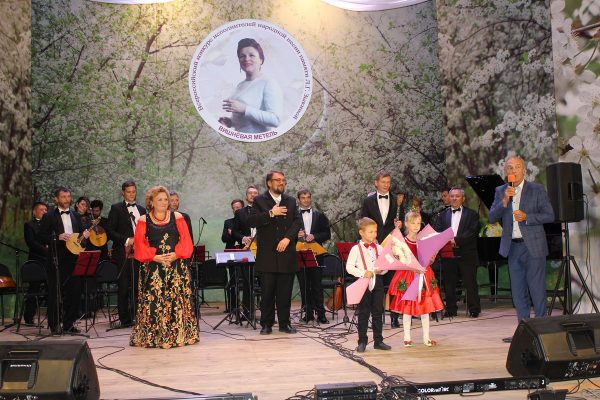 Коллективы 11 регионов страны приняли участие во&nbsp;Всероссийском конкурсе народной песни «Вишневая метель» в&nbsp;Бутурлино