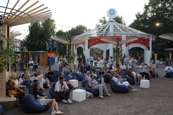 Музыкальная скамейка, химические пазлы и молекулярная кухня: в Нижнем Новгороде открылся фестиваль науки и технологий «Homo Science»