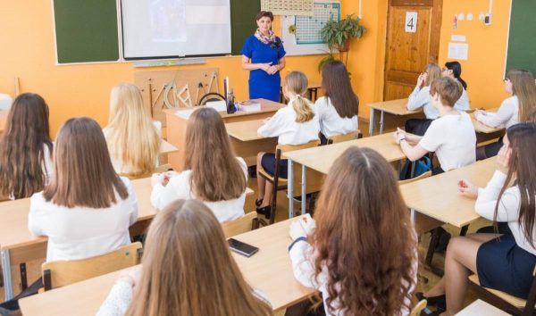 В «Единой России» считают, что в отношении учеников и педагогов недопустимы ограничения по признаку вакцинирования