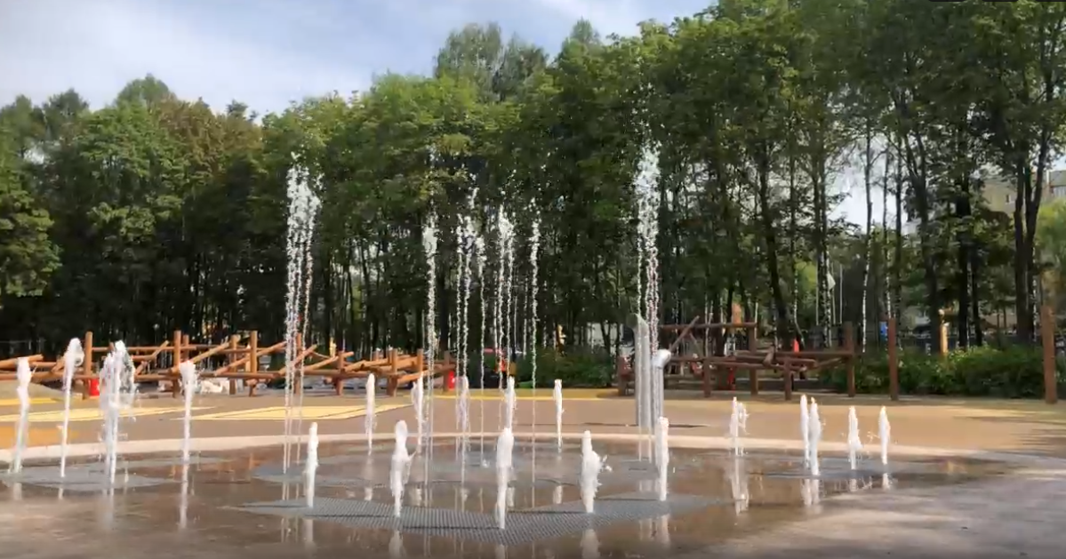 «Сухой» фонтан тестируют в нижегородском парке «Швейцария»