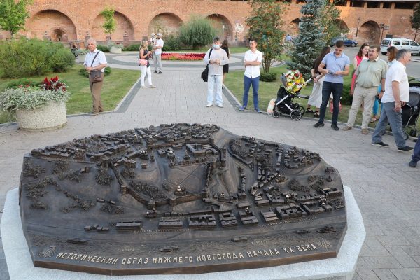 Памятник старому городу: смотрим, как прошло открытие макета дореволюционного Нижнего Новгорода