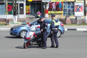 В Нижнем Новгороде водитель джипа насмерть сбил 16-летнего подростка на мопеде