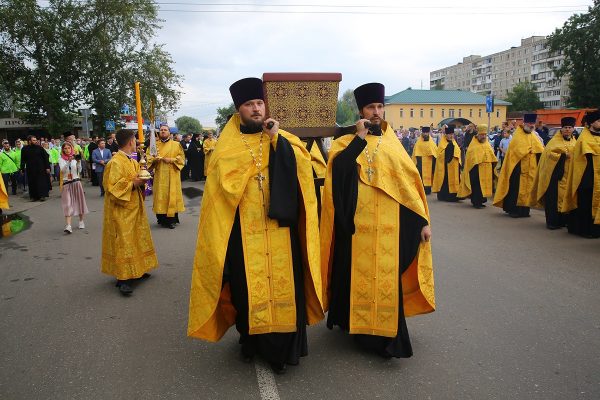 LIVE: Перенесение мощей князя Георгия Всеволодовича в кафедральный собор Александра Невского