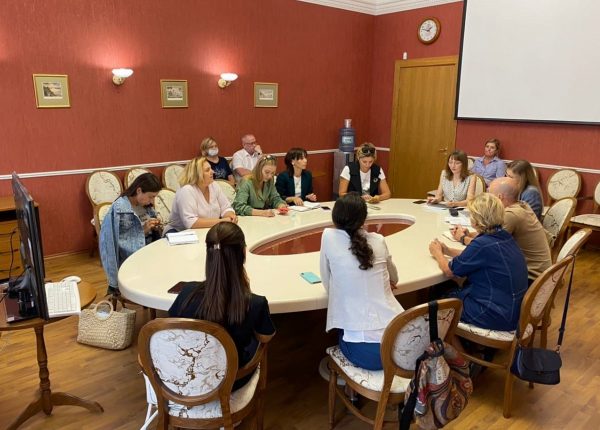 Специалисты регионального Минюста провели встречу с представителями НКО