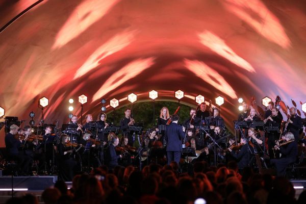 На&nbsp;восстановленной сцене-ракушке в&nbsp;Александровском саду состоялся первый концерт