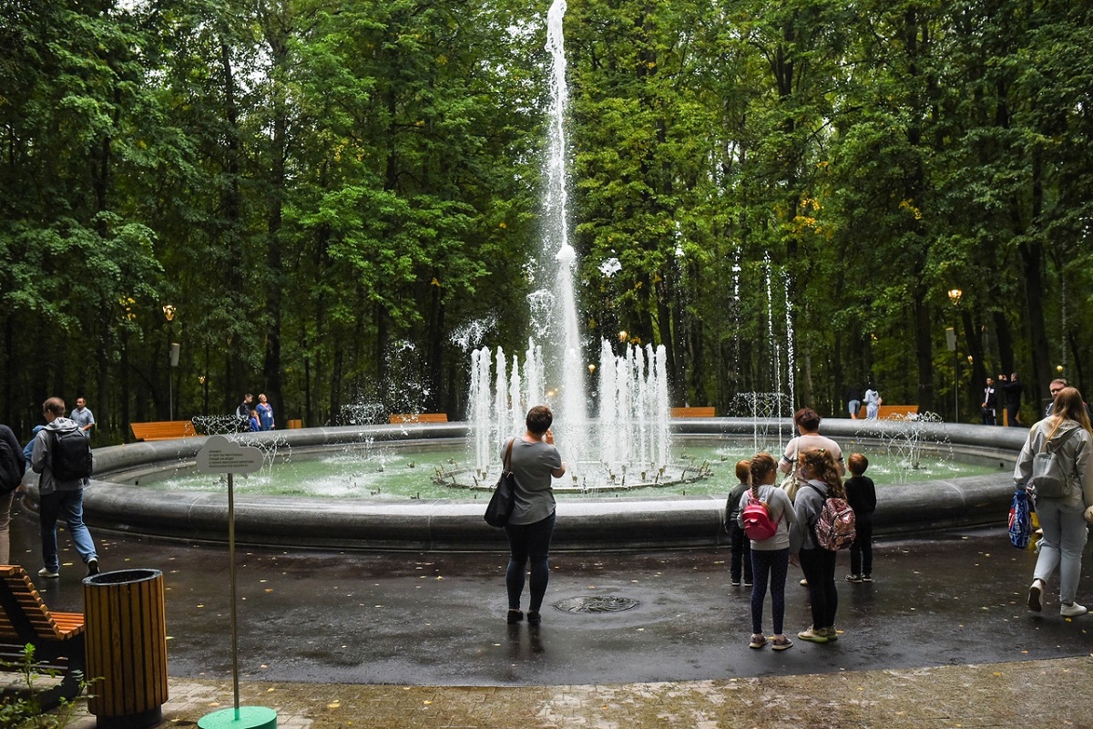 В парке установили фонтаны