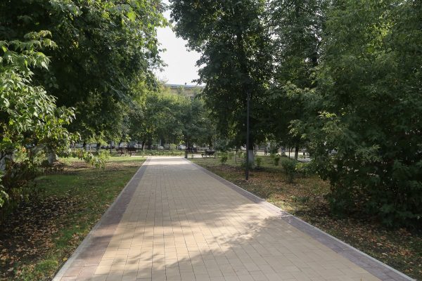 Благоустроенный сквер Чкалова открылся в Канавинском районе