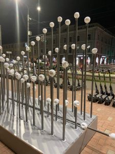 Вандалы испортили новую инсталляцию на Нижневолжской набережной