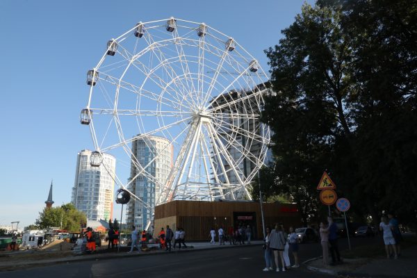 Новое колесо обозрения на Сенной площади временно не работает