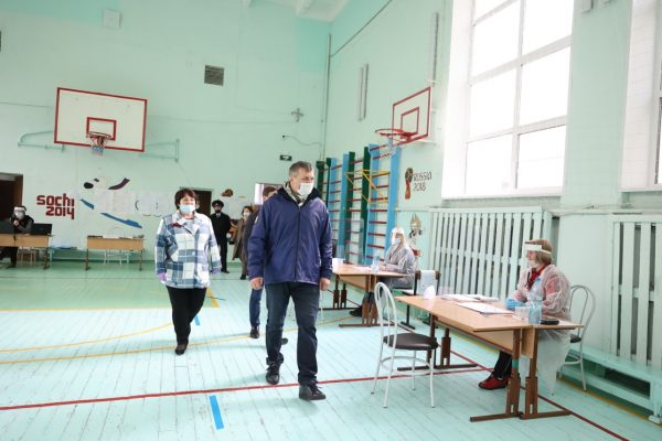 Иван Носков проверил организацию работы участковых избирательных комиссий