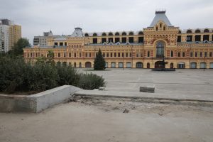 Забор у Нижегородской ярмарки начали демонтировать