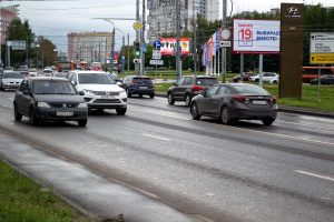 Пешеходные переходы, лежачие полицейские и новые светофоры установили на участке Казанского шоссе