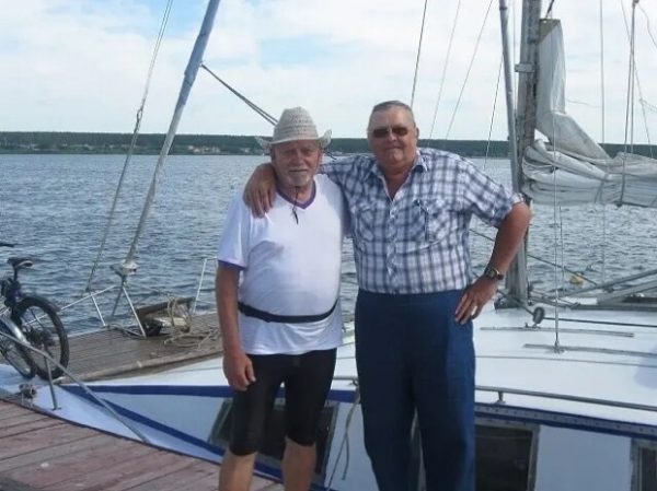 «Мартин» для дальних путешествий: 74-летний нижегородец странствует на яхте и в доме на колёсах