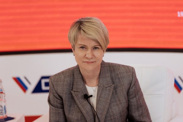 Елена Шмелева: «Российской науке нужно обеспечить высокую академическую научную мобильность»