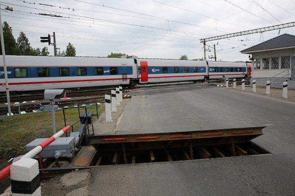 >Горьковская железная дорога обеспокоена ростом числа ДТП на железнодорожных переездах