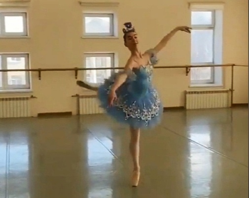 Видео дня: нижегородские врачи помогли балерине вернуться на сцену