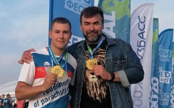 Нижегородцы Кирилл Тюпанов (справа) и Иван Жаринов, трехкратный призер чемпионата