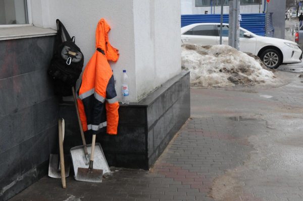 Дворник из Нижнего Новгорода присвоил себе 500 тысяч рублей за фиктивную работу