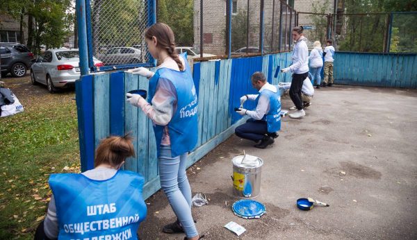 В Нижнем Новгороде продолжается ремонт хоккейных коробок