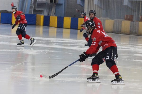 Хоккеисты нижегородского «Старта» с крупным счётом проиграли в двух контрольных матчах