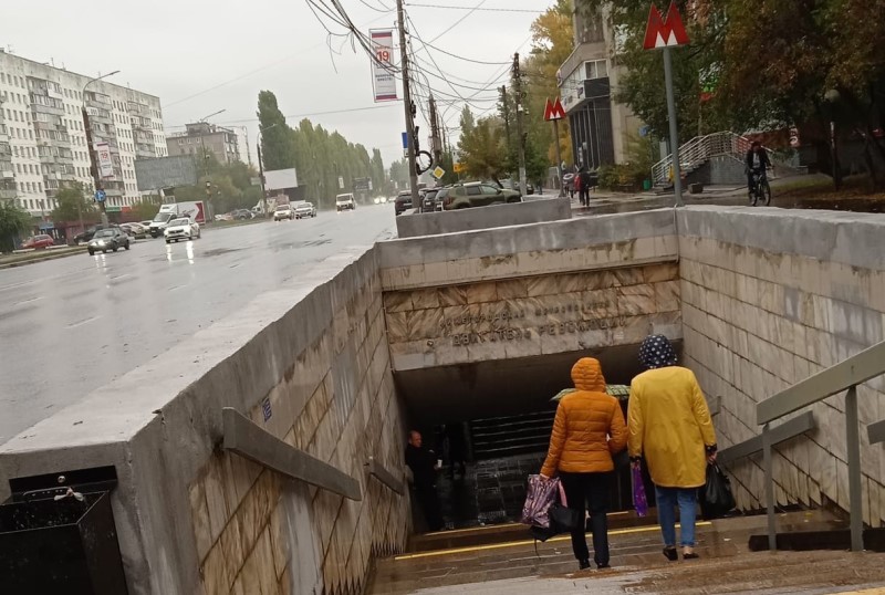 Нижегородская мэрия ищет средства для установки навесов над входами в метро в Нижнем Новгороде