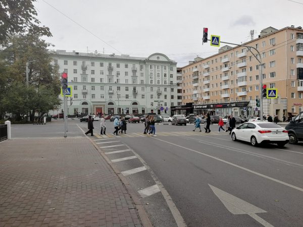 Новый светофор заработал на площади Максима Горького в Нижнем Новгороде