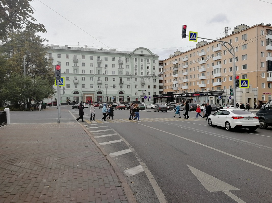 Новый светофор заработал на площади Максима Горького в Нижнем Новгороде