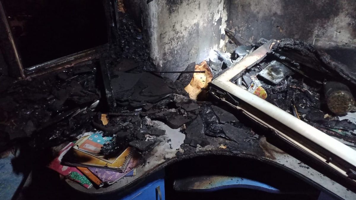 При пожаре сгорело имущество в комнате на площади 4 кв.м