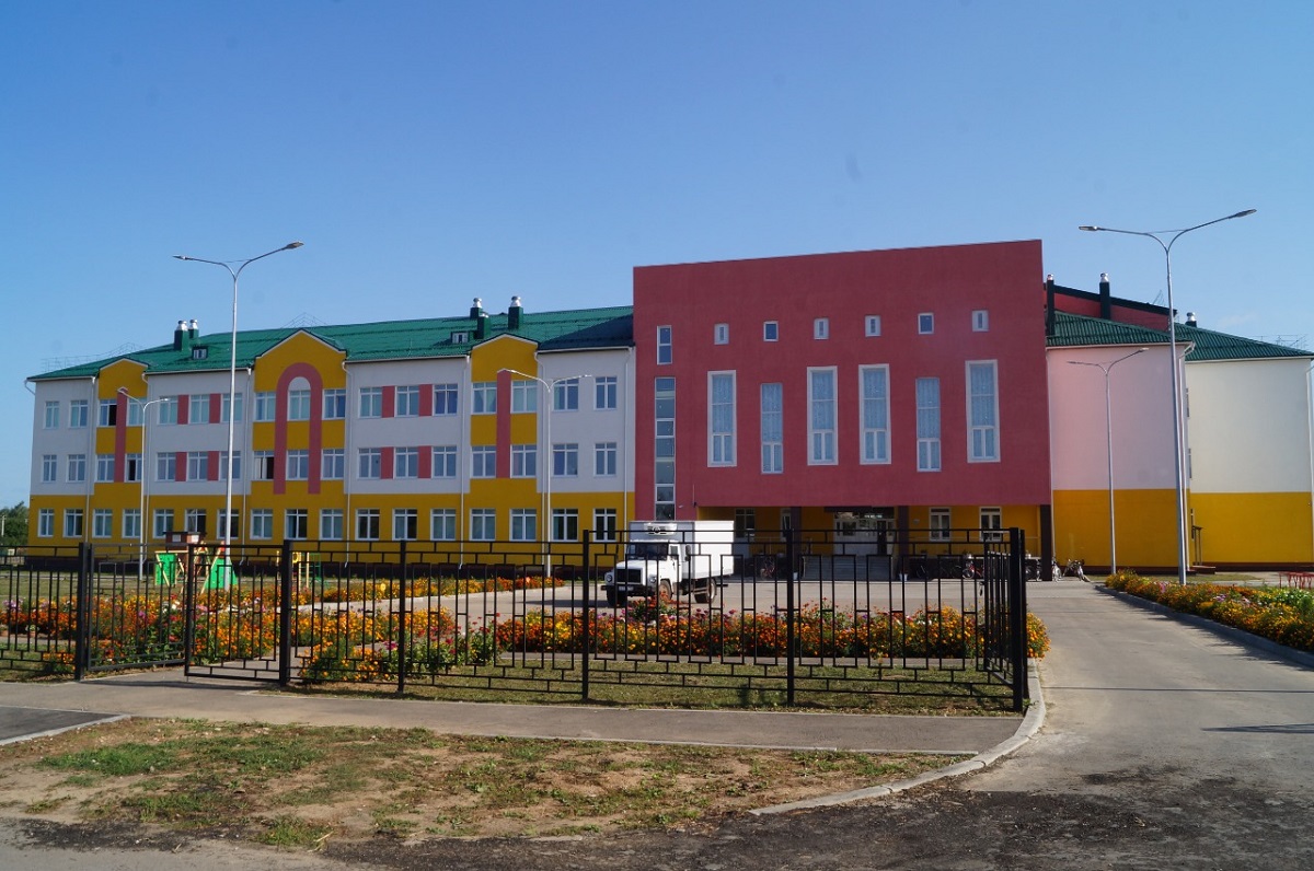 Новая школа на 500 мест открылась в поселке Варнавино