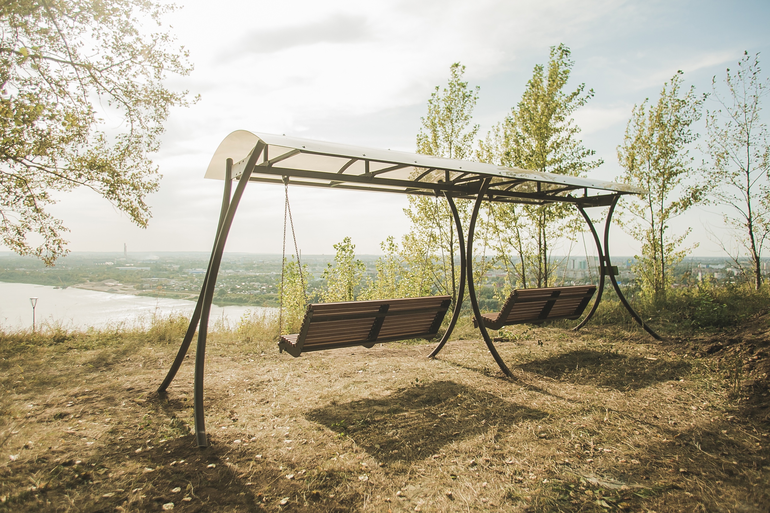 Панорамные качели по эскизу 9-летнего нижегородца установили в парке  «Швейцария» 1 сентября 2021 года | Нижегородская правда