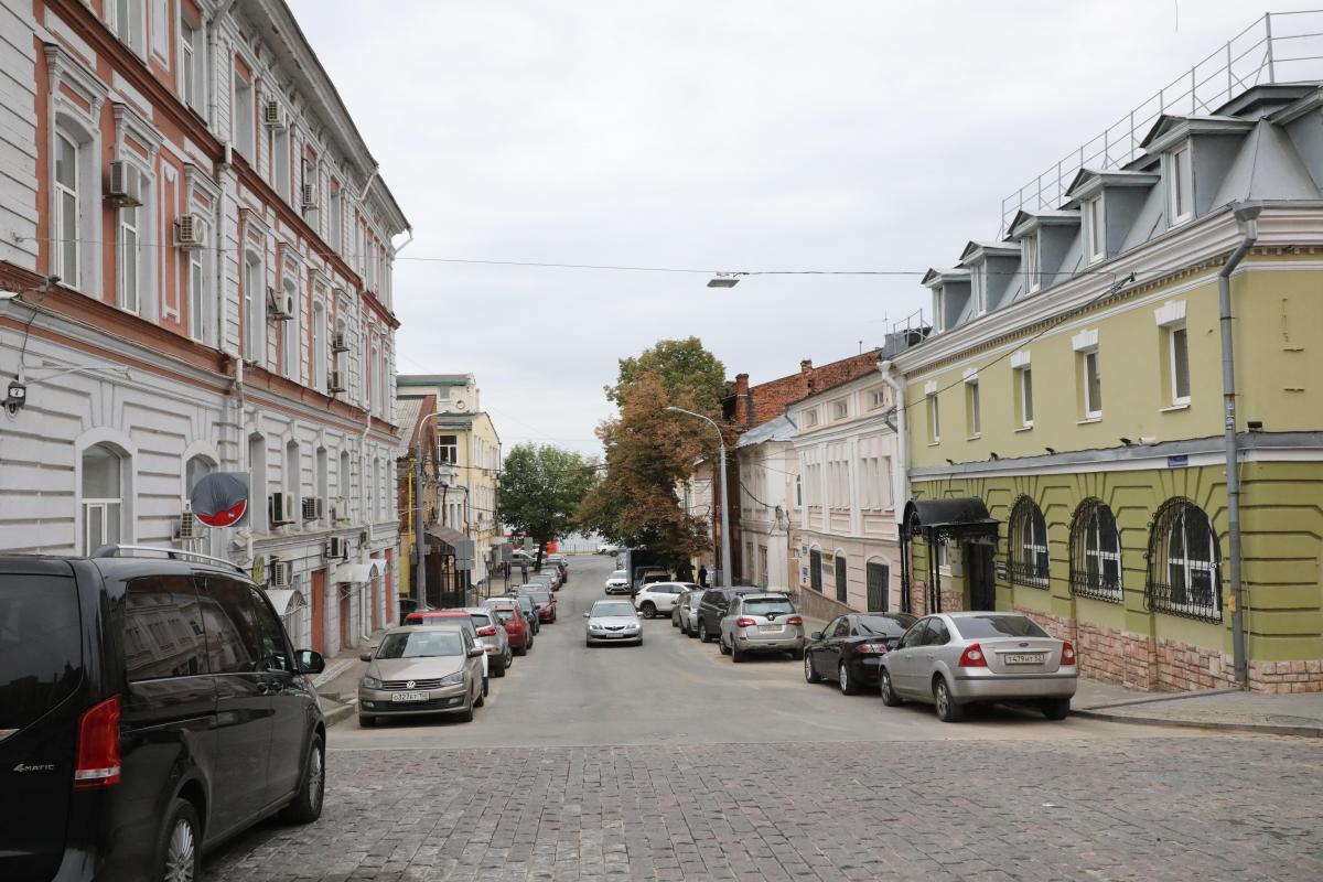 В центре Нижнего Новгорода частично ограничат парковку в связи с нанесением разметки