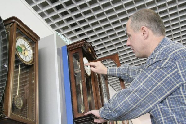 Правда или ложь: в России вернут переход на зимнее и летнее время?