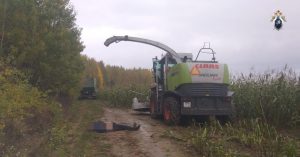 Водитель комбайна погиб на работе от удара током в Городецком районе