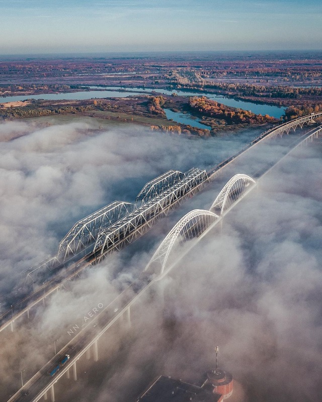 Облако из тумана окутало Борский мост