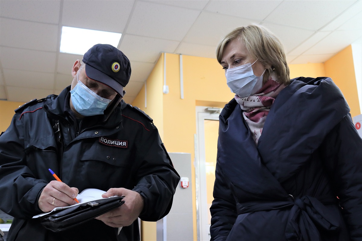 В торговых центрах Нижегородской области проверили соблюдение масочного режима