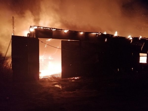 Склад пиломатериалов загорелся в Ардатовском районе