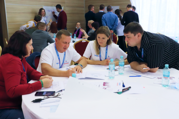 Сотрудники более 20 нижегородских предприятий-участников нацпроекта «Производительность труда» прошли «Школу тренеров»