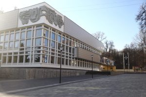 Спектакль Никиты Михалкова «12» переносится из-за технических причин
