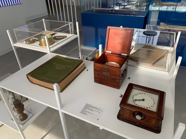 Выставка старинных флотских приборов открылась в&nbsp;здании Волжского пароходства