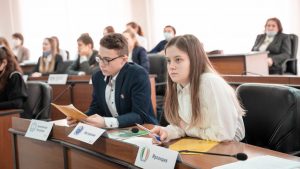 Серию бесплатных онлайн уроков проведут лучшие преподаватели НГЛУ имени Н. А. Добролюбова для школьников и их родителей со всей России