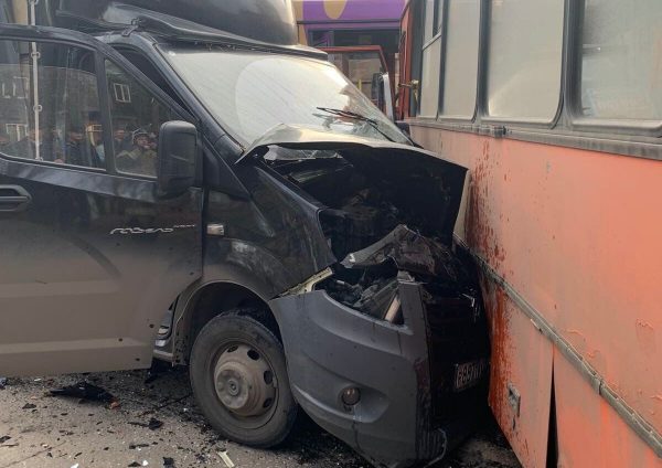 Число пострадавших в ДТП с двумя автобусами достигло 18 человек