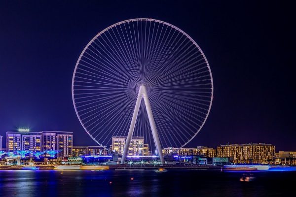 В Дубае открыли самое большое колесо обозрения в мире