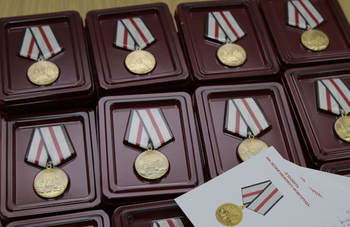 Некоторые из тех, кто получил юбилейные медали, прошли на заводе путь от «новичка» до руководителя подразделения