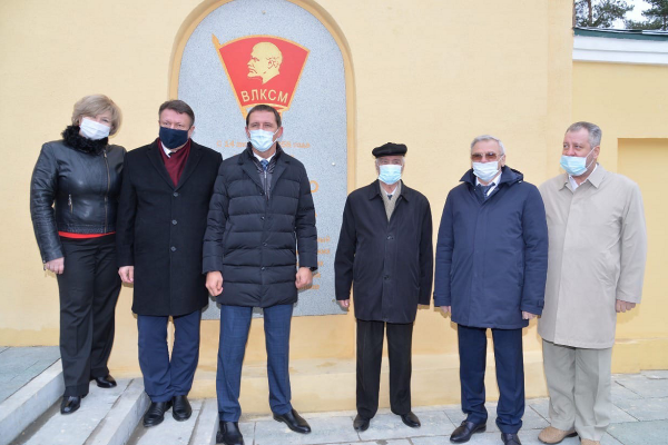 Памятные знаки в честь ВЛКСМ установили в нижегородском парке «Швейцария»